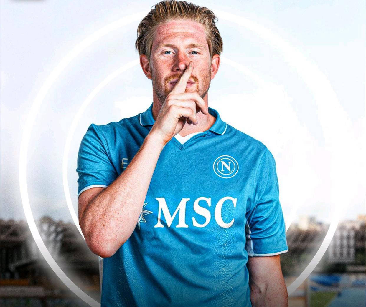 德布罗内正式加盟那不勒斯！携手卢卡库和孔蒂，意甲卫冕前景广阔？